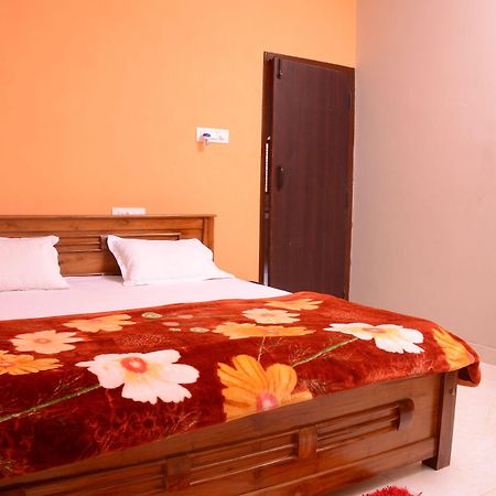 Coorg Girinivas Deluxe Homestay-Wi-Fi Madikeri Dış mekan fotoğraf