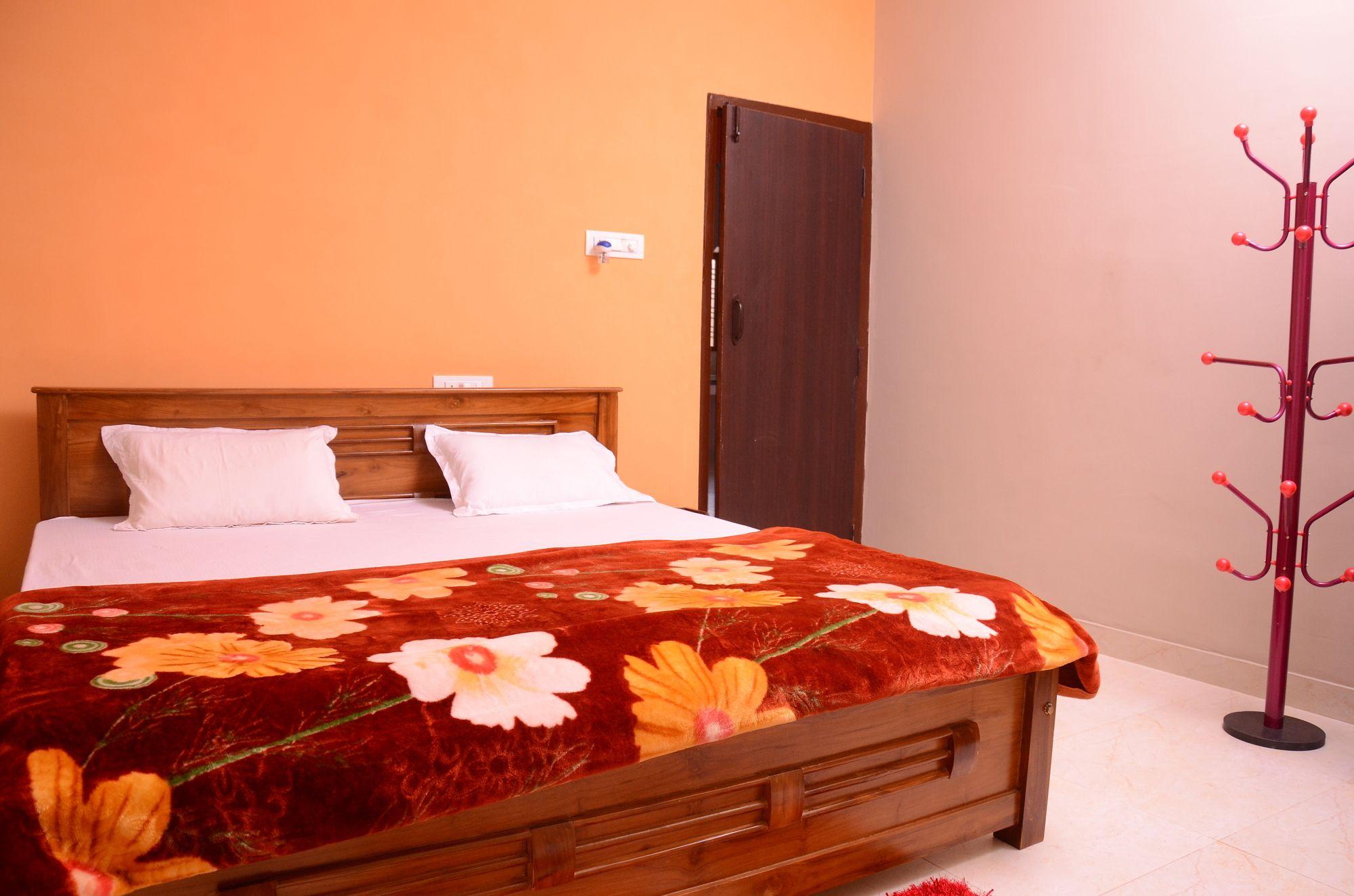 Coorg Girinivas Deluxe Homestay-Wi-Fi Madikeri Dış mekan fotoğraf